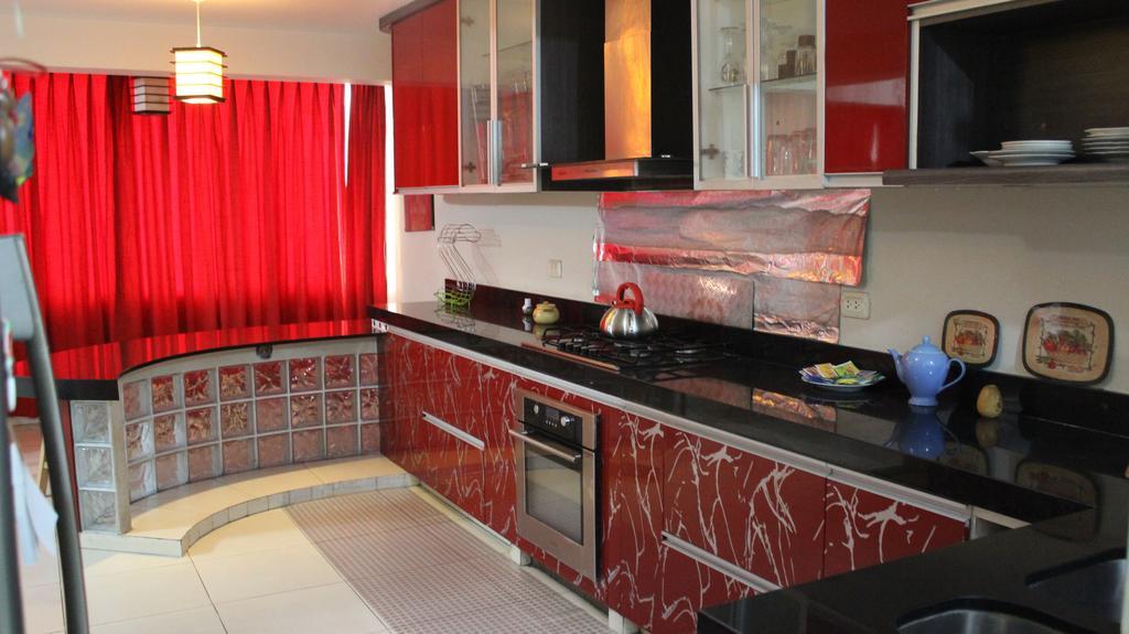 Taytaypa Rooms & Apartments Lima Airport מראה חיצוני תמונה